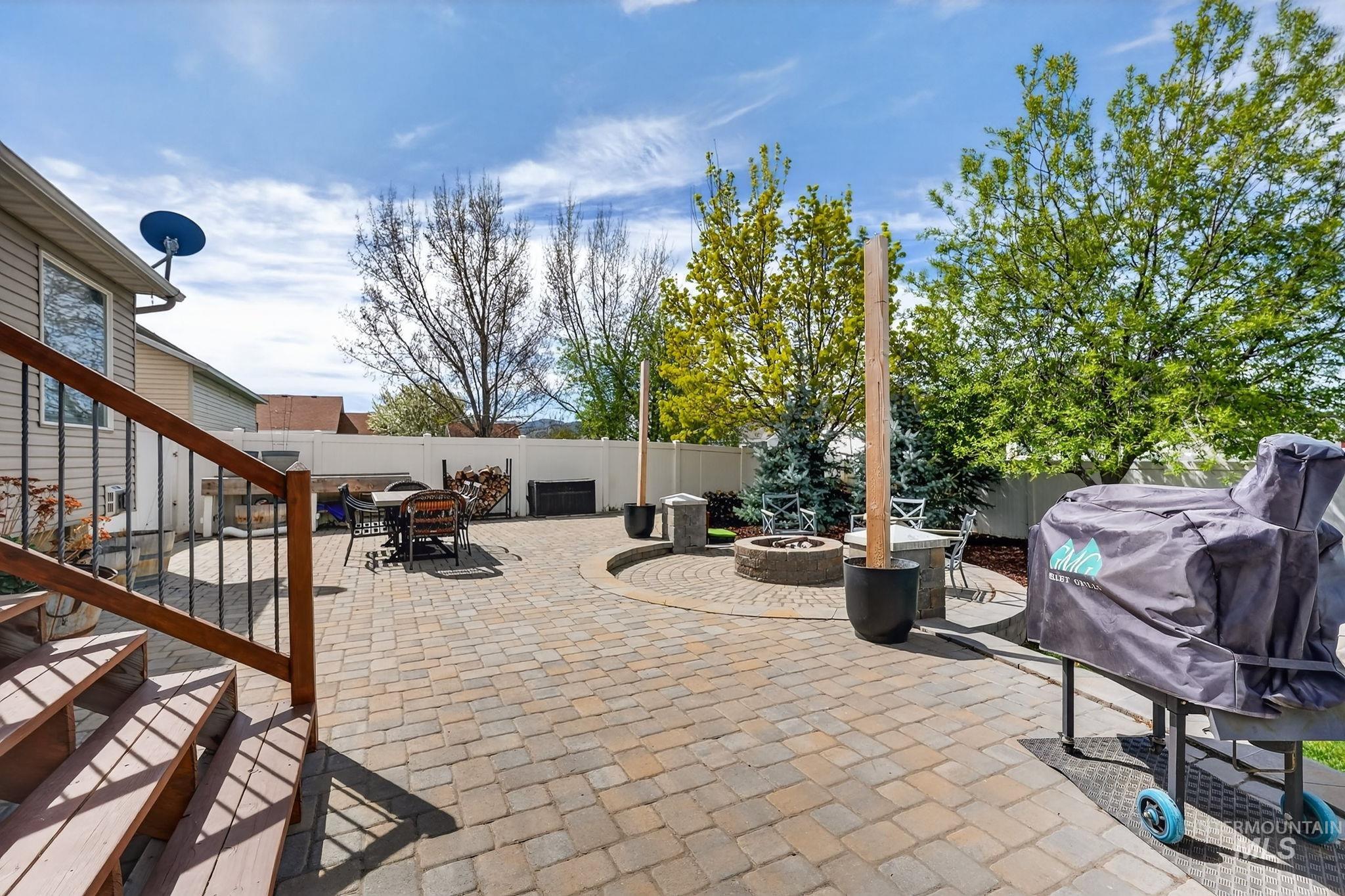 880 Redman, Chubbuck, Idaho 83202, 4 Bedrooms, 3 Bathrooms, Residential For Sale, Price $539,000,MLS 98981752