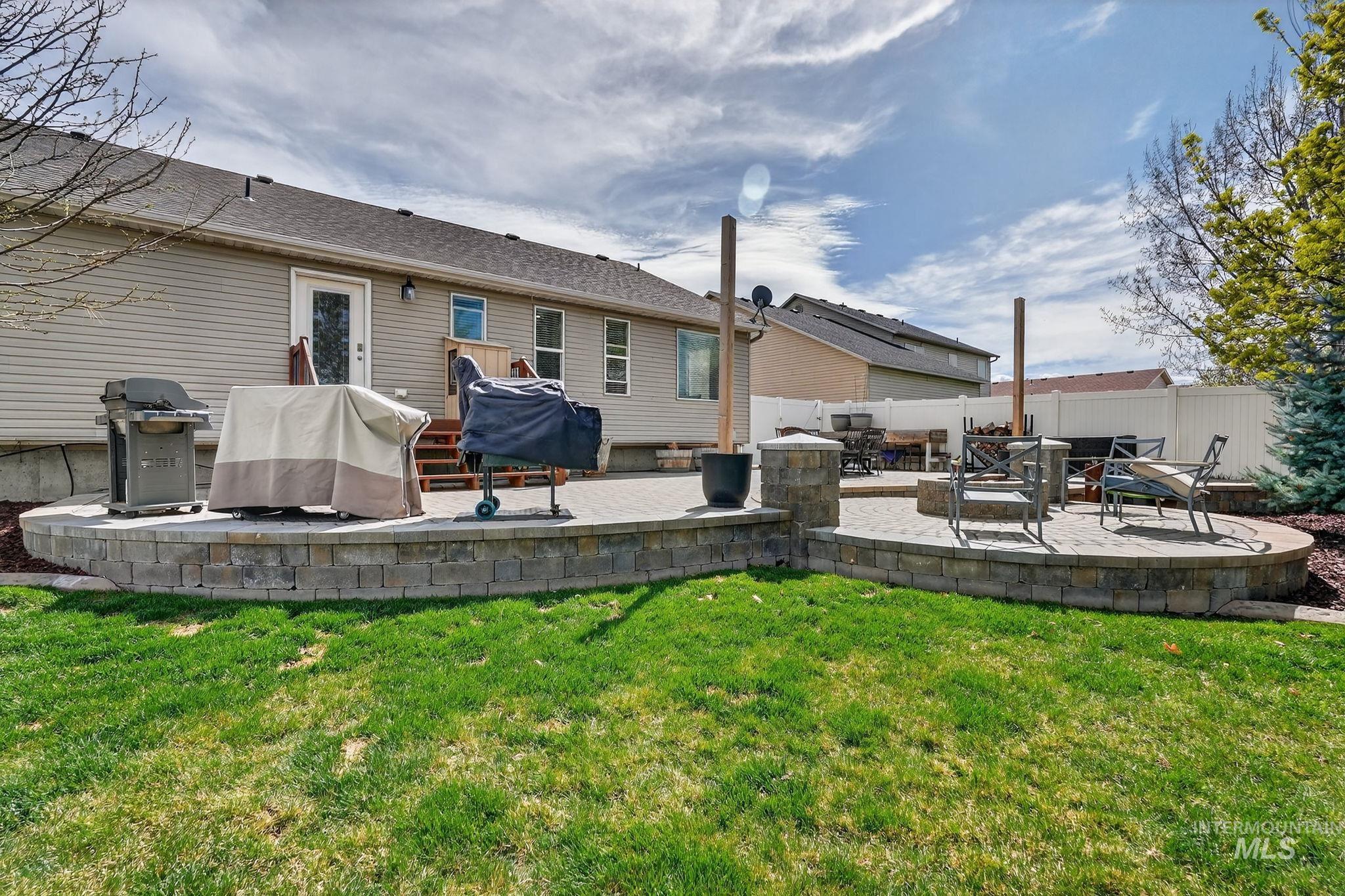 880 Redman, Chubbuck, Idaho 83202, 4 Bedrooms, 3 Bathrooms, Residential For Sale, Price $539,000,MLS 98981752