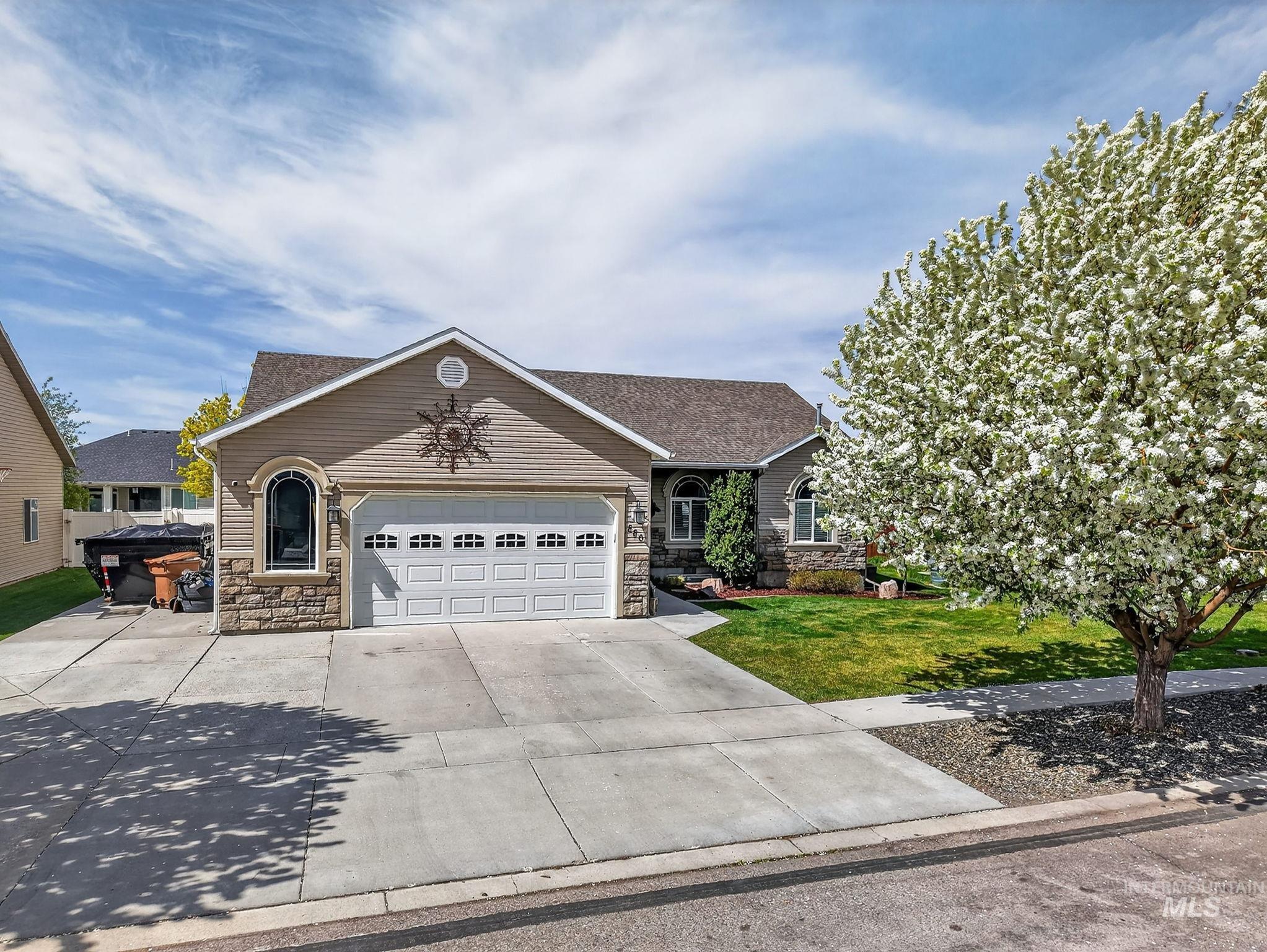 880 Redman, Chubbuck, Idaho 83202, 4 Bedrooms, 3 Bathrooms, Residential For Sale, Price $539,000,MLS 98981752