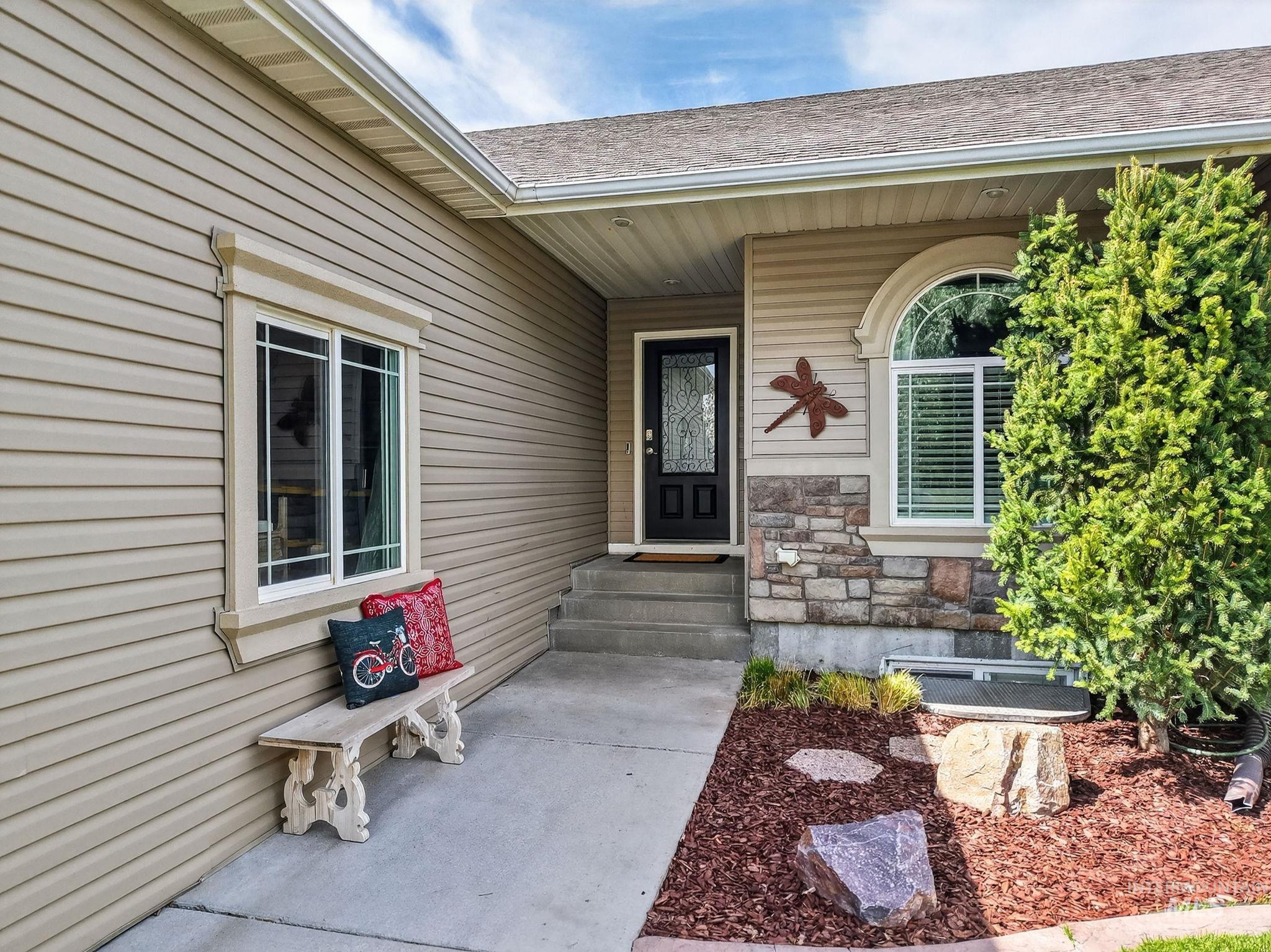 880 Redman, Chubbuck, Idaho 83202, 4 Bedrooms, 3 Bathrooms, Residential For Sale, Price $539,000,MLS 98981752