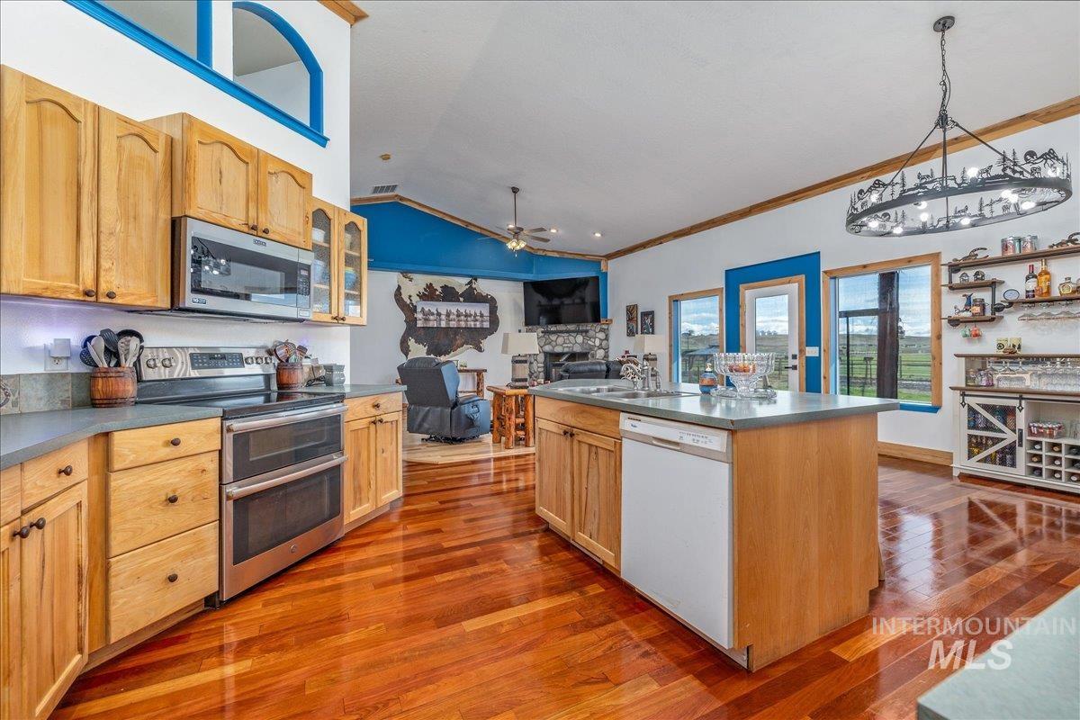 25940 Lansing Ln, Middleton, Idaho 83644, 4 Bedrooms, 3 Bathrooms, Residential For Sale, Price $1,250,000,MLS 98981768