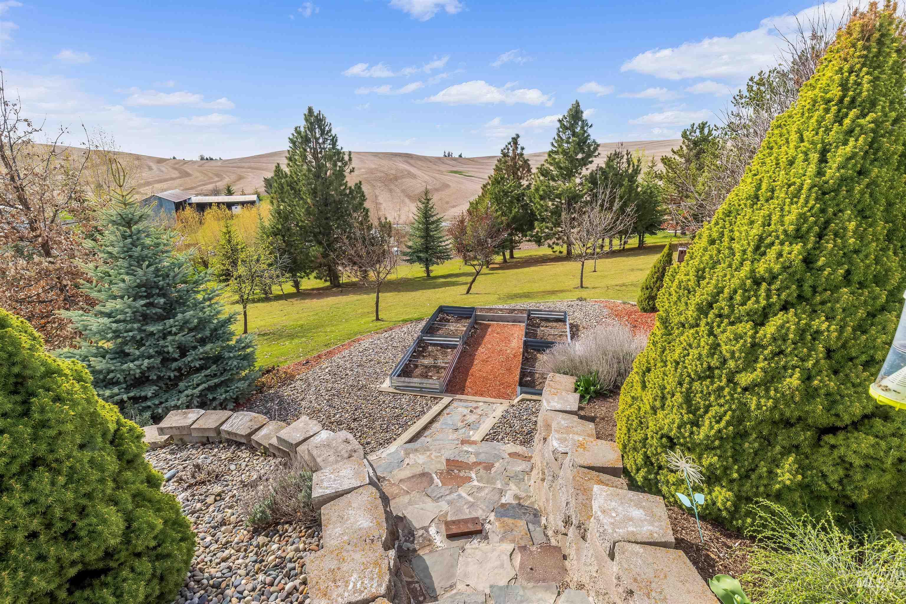 2435 Arborcrest Rd, Moscow, Idaho 83843, 5 Bedrooms, 3.5 Bathrooms, Residential For Sale, Price $899,900,MLS 98981787