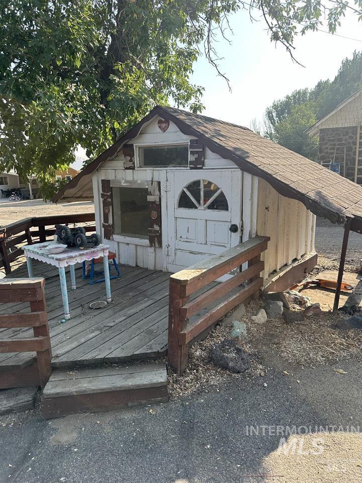 166 W 300 S, Jerome, Idaho 83338, 6 Bedrooms, 2.5 Bathrooms, Residential For Sale, Price $568,000, 98981789