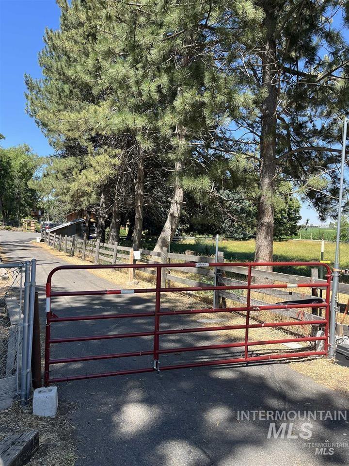 166 W 300 S, Jerome, Idaho 83338, 6 Bedrooms, 2.5 Bathrooms, Residential For Sale, Price $568,000, 98981789