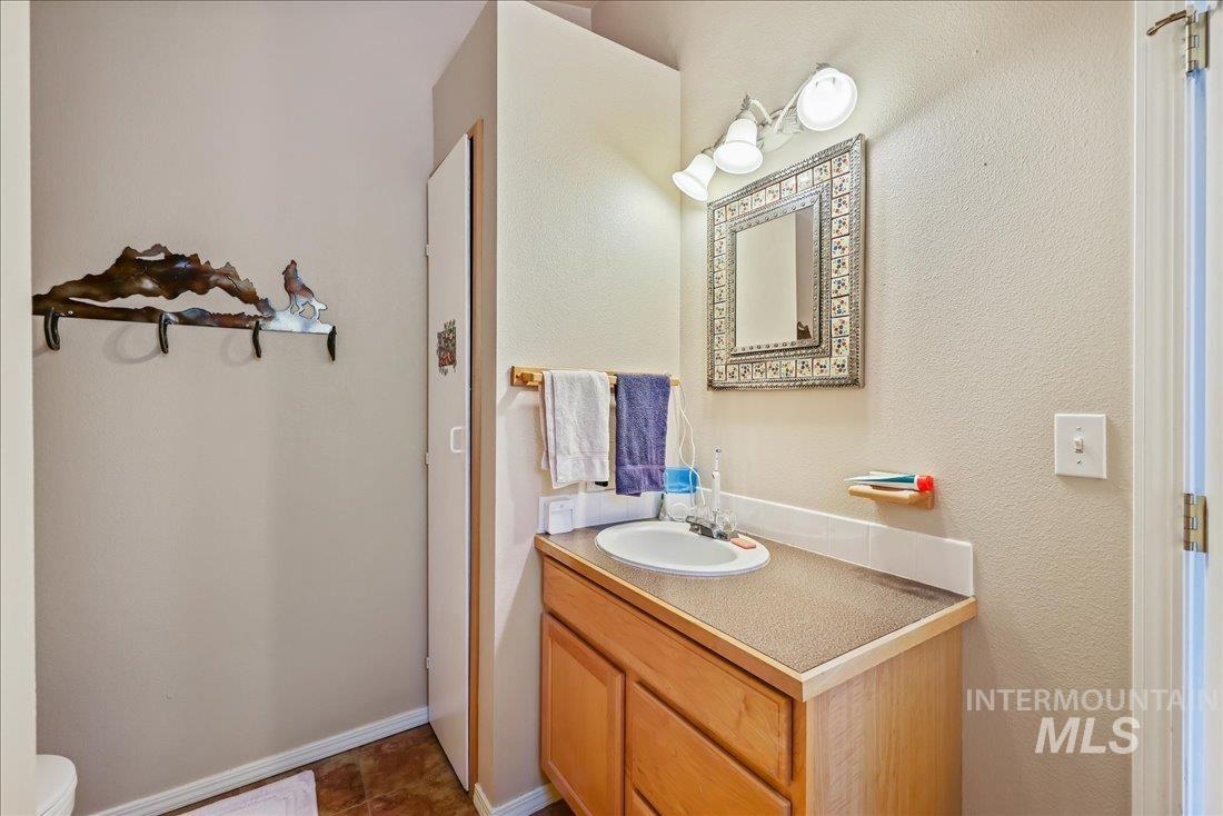 111 Ranch Cir, Cascade, Idaho 83611, 2 Bedrooms, 2 Bathrooms, Residential For Sale, Price $499,000,MLS 98981794