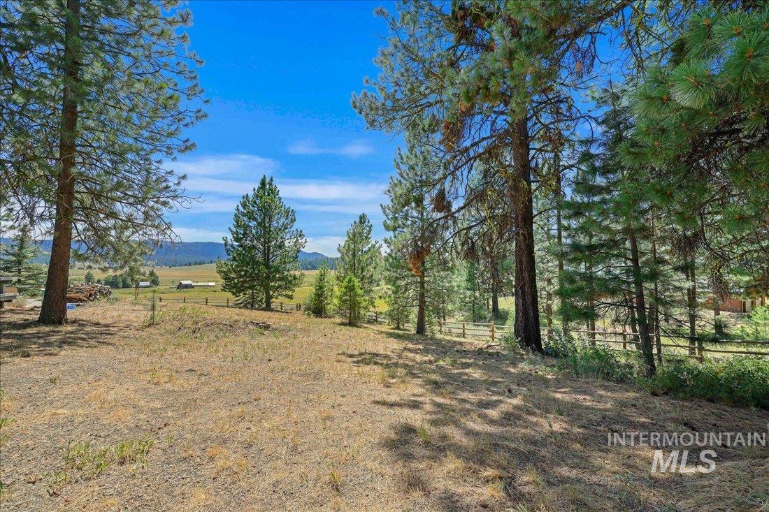 111 Ranch Cir, Cascade, Idaho 83611, 2 Bedrooms, 2 Bathrooms, Residential For Sale, Price $499,000,MLS 98981794