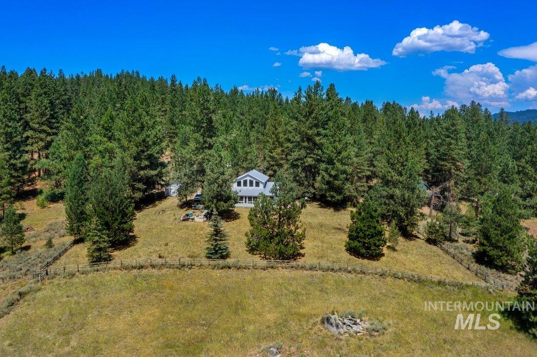 111 Ranch Cir, Cascade, Idaho 83611, 2 Bedrooms, 2 Bathrooms, Residential For Sale, Price $499,000,MLS 98981794