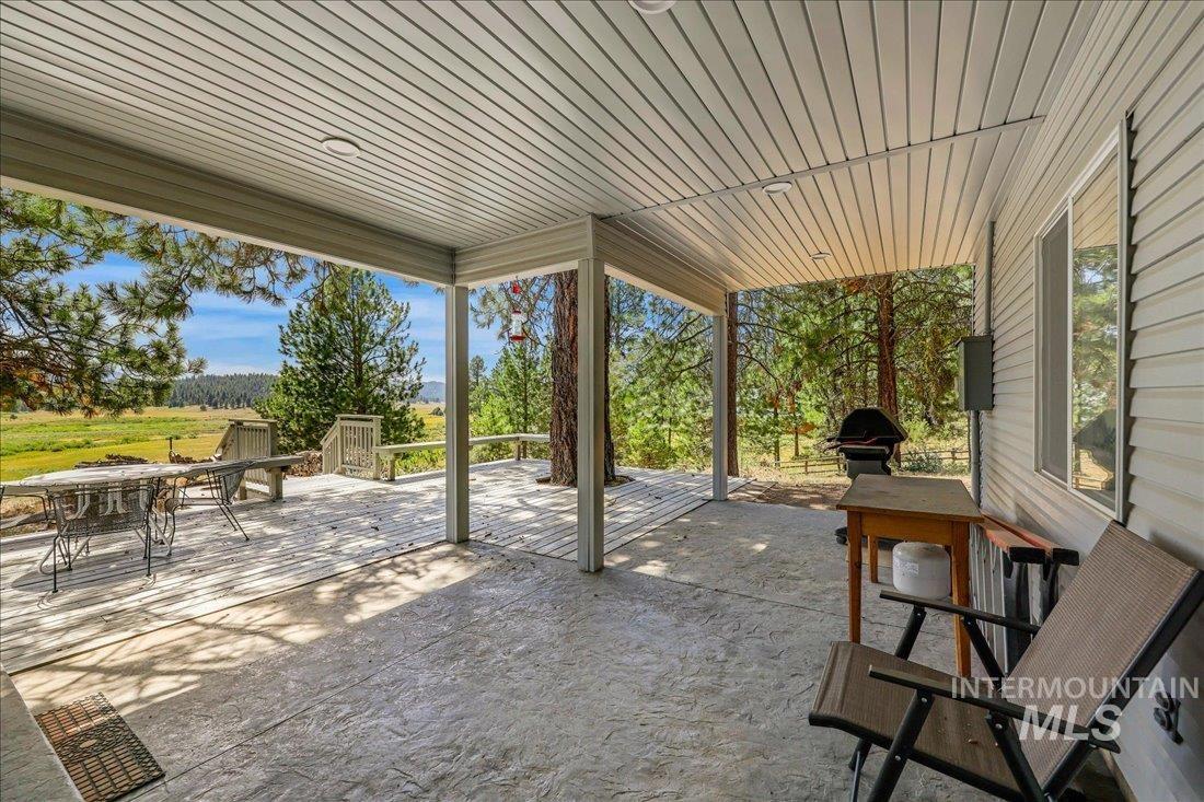 111 Ranch Cir, Cascade, Idaho 83611, 2 Bedrooms, 2 Bathrooms, Residential For Sale, Price $499,000,MLS 98981794