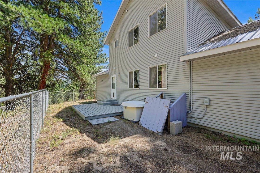 111 Ranch Cir, Cascade, Idaho 83611, 2 Bedrooms, 2 Bathrooms, Residential For Sale, Price $499,000,MLS 98981794