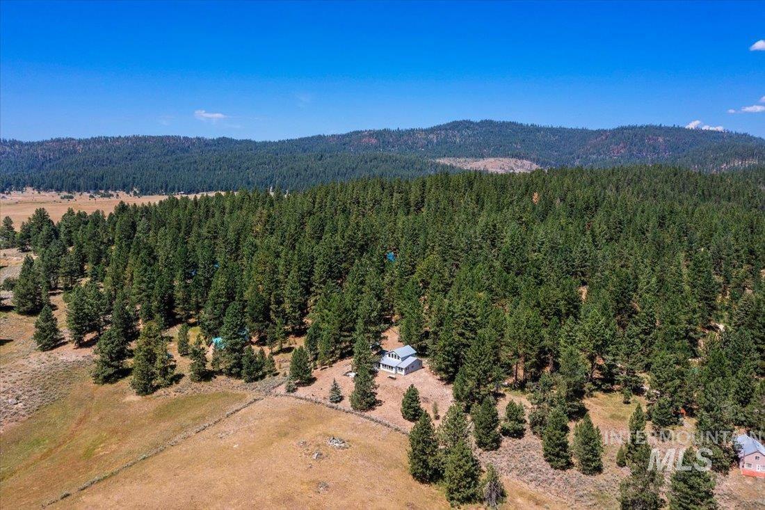 111 Ranch Cir, Cascade, Idaho 83611, 2 Bedrooms, 2 Bathrooms, Residential For Sale, Price $499,000,MLS 98981794
