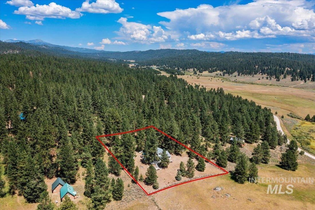 111 Ranch Cir, Cascade, Idaho 83611, 2 Bedrooms, 2 Bathrooms, Residential For Sale, Price $499,000,MLS 98981794