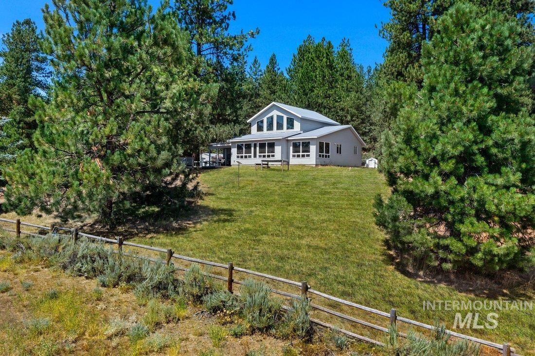 111 Ranch Cir, Cascade, Idaho 83611, 2 Bedrooms, 2 Bathrooms, Residential For Sale, Price $499,000,MLS 98981794