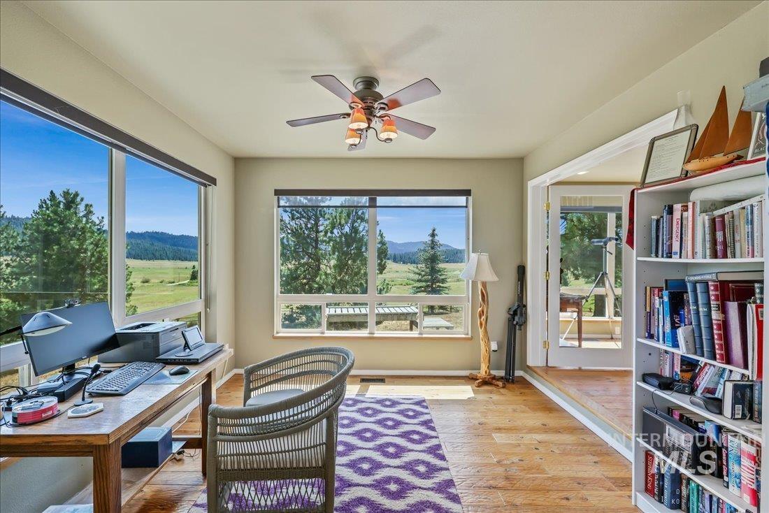 111 Ranch Cir, Cascade, Idaho 83611, 2 Bedrooms, 2 Bathrooms, Residential For Sale, Price $499,000,MLS 98981794