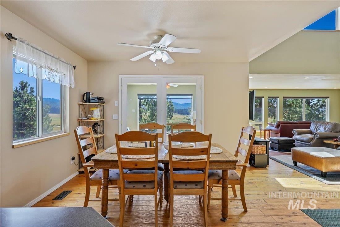 111 Ranch Cir, Cascade, Idaho 83611, 2 Bedrooms, 2 Bathrooms, Residential For Sale, Price $499,000,MLS 98981794