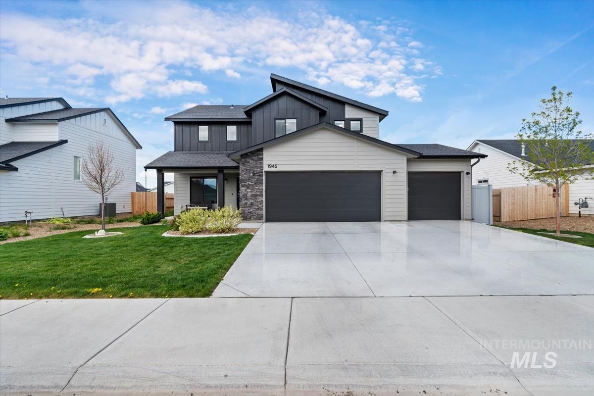 1945 SW Sharpshinned, Mountain Home, Idaho 83647, 4 Bedrooms, 3 Bathrooms, Residential For Sale, Price $429,900, 98981807