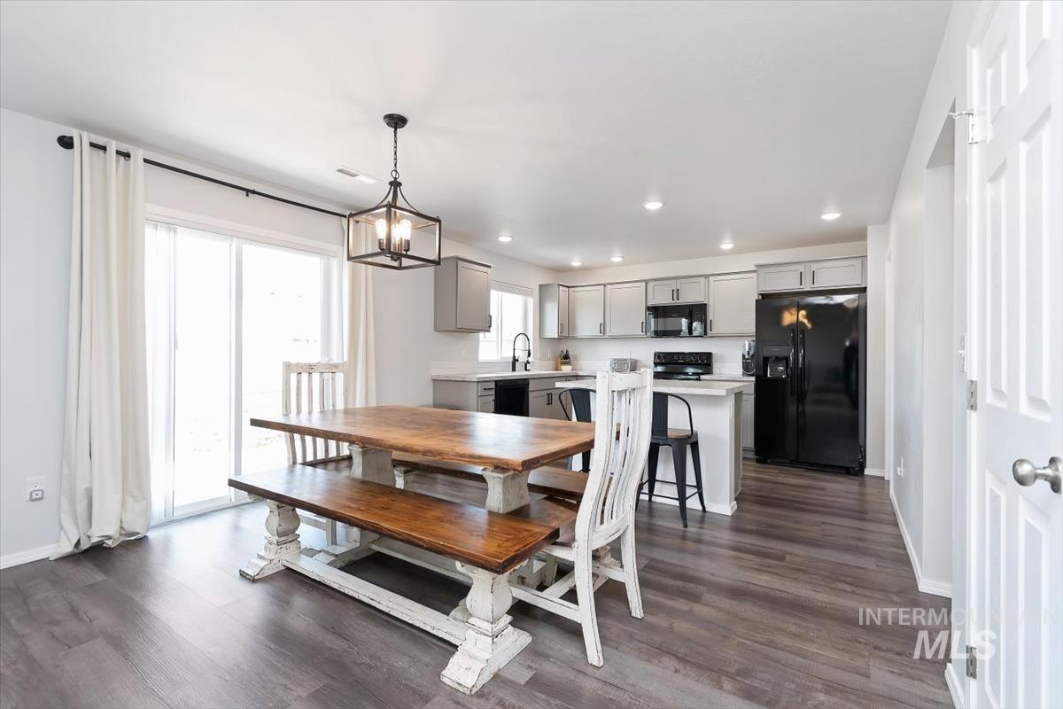 1945 SW Sharpshinned, Mountain Home, Idaho 83647, 4 Bedrooms, 3 Bathrooms, Residential For Sale, Price $429,900, 98981807