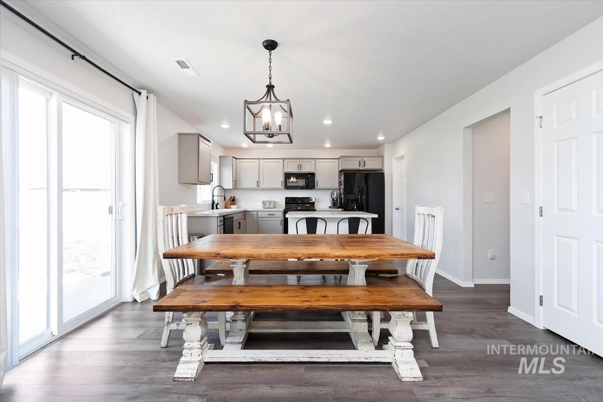1945 SW Sharpshinned, Mountain Home, Idaho 83647, 4 Bedrooms, 3 Bathrooms, Residential For Sale, Price $429,900, 98981807