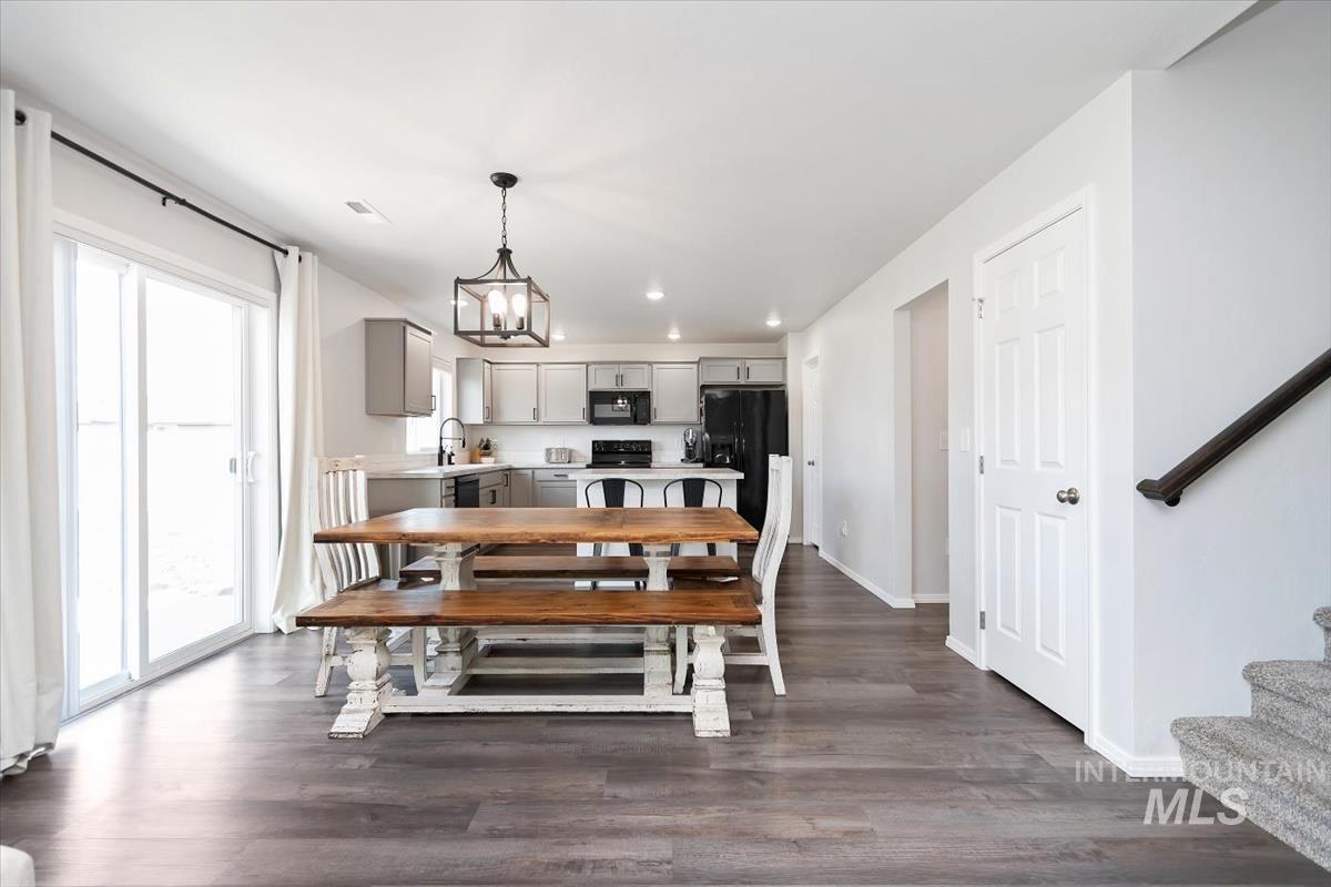 1945 SW Sharpshinned, Mountain Home, Idaho 83647, 4 Bedrooms, 3 Bathrooms, Residential For Sale, Price $429,900, 98981807