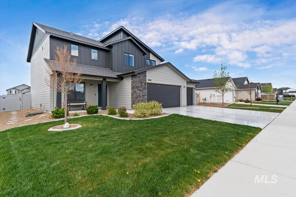 1945 SW Sharpshinned, Mountain Home, Idaho 83647, 4 Bedrooms, 3 Bathrooms, Residential For Sale, Price $429,900, 98981807