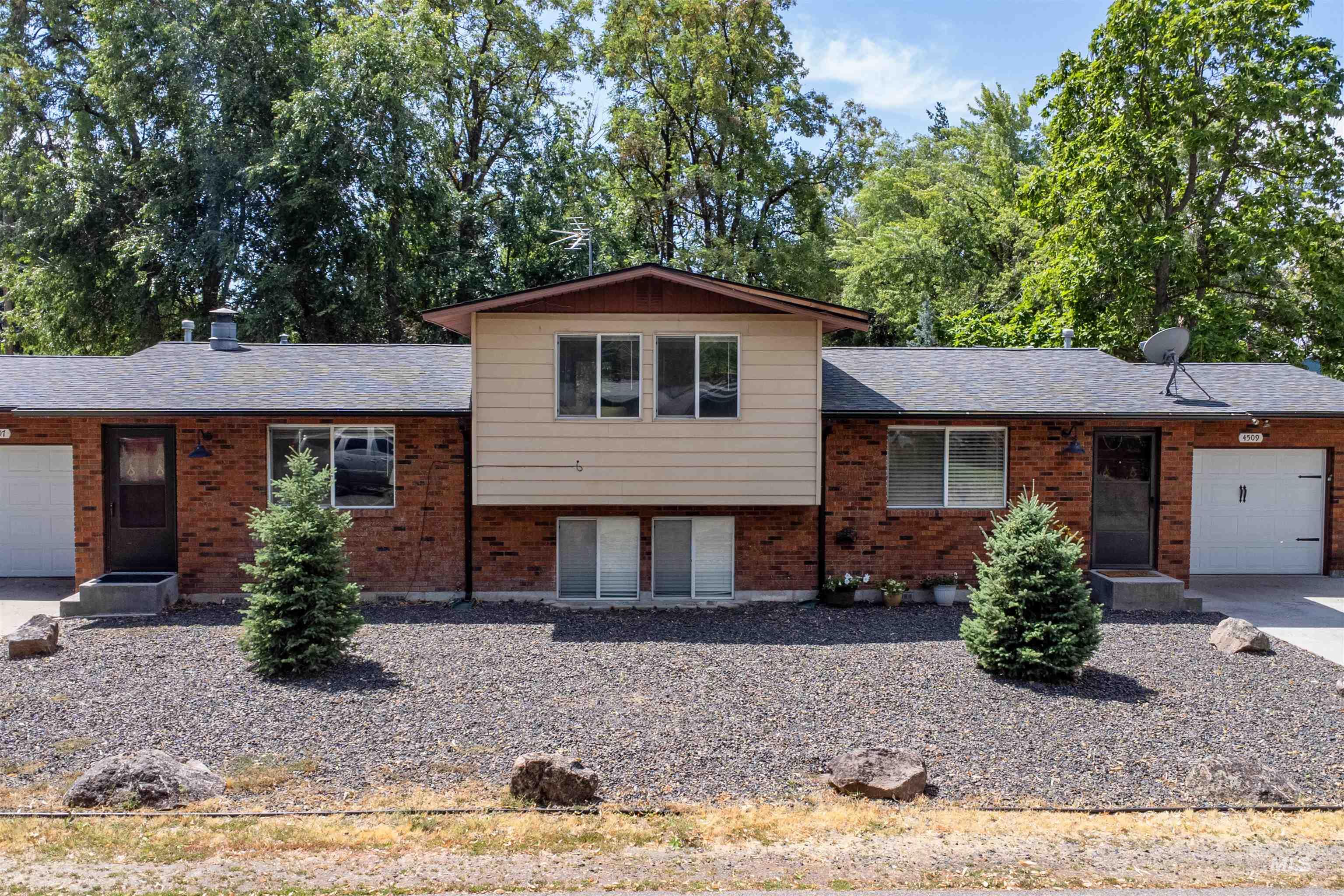 4507/4509 W Forsythia Drive, Boise, Idaho 83703, 2 Bedrooms, 1 Bathroom, Residential Income For Sale, Price $719,900,MLS 98981808