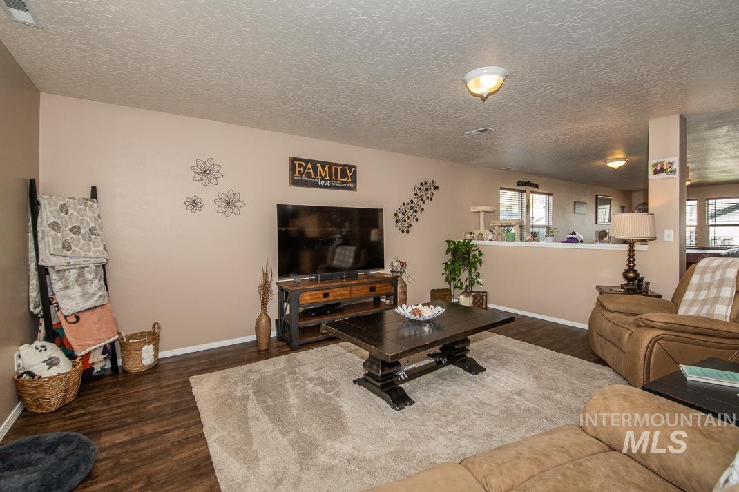 245 E Murtaugh Lake Drive, Middleton, Idaho 83644, 3 Bedrooms, 2.5 Bathrooms, Residential For Sale, Price $529,900, 98981811