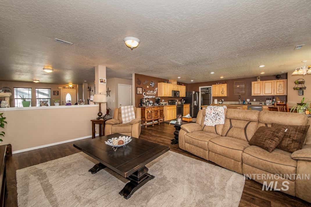 245 E Murtaugh Lake Drive, Middleton, Idaho 83644, 3 Bedrooms, 2.5 Bathrooms, Residential For Sale, Price $529,900, 98981811