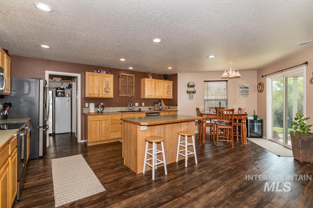 245 E Murtaugh Lake Drive, Middleton, Idaho 83644, 3 Bedrooms, 2.5 Bathrooms, Residential For Sale, Price $529,900, 98981811
