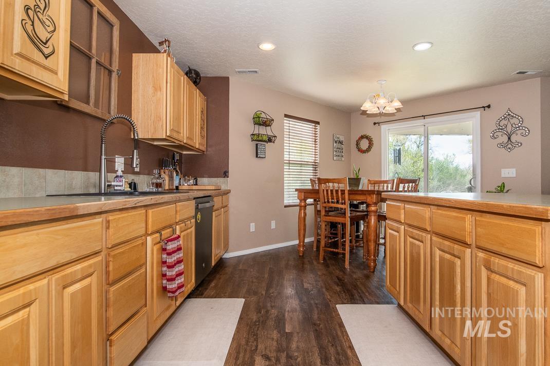 245 E Murtaugh Lake Drive, Middleton, Idaho 83644, 3 Bedrooms, 2.5 Bathrooms, Residential For Sale, Price $529,900, 98981811