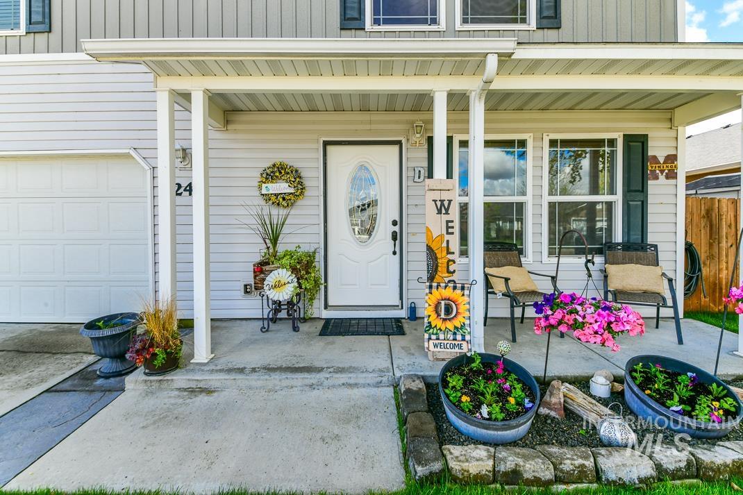 245 E Murtaugh Lake Drive, Middleton, Idaho 83644, 3 Bedrooms, 2.5 Bathrooms, Residential For Sale, Price $529,900, 98981811