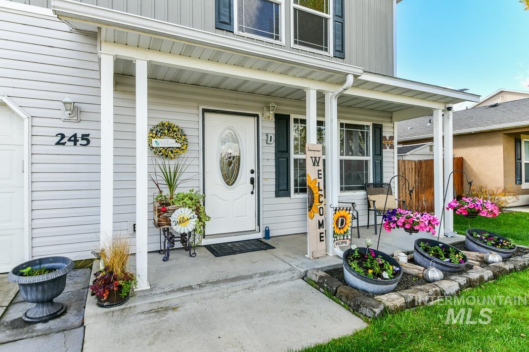 245 E Murtaugh Lake Drive, Middleton, Idaho 83644, 3 Bedrooms, 2.5 Bathrooms, Residential For Sale, Price $529,900, 98981811
