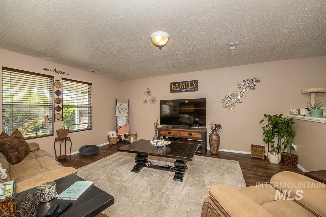 245 E Murtaugh Lake Drive, Middleton, Idaho 83644, 3 Bedrooms, 2.5 Bathrooms, Residential For Sale, Price $529,900, 98981811