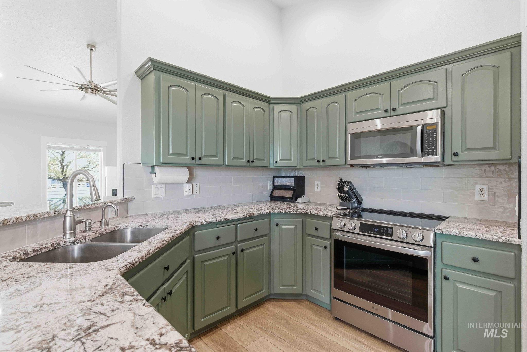 3941 Vista Ridge Lane, New Plymouth, Idaho 83655, 4 Bedrooms, 2 Bathrooms, Residential For Sale, Price $760,000,MLS 98981826