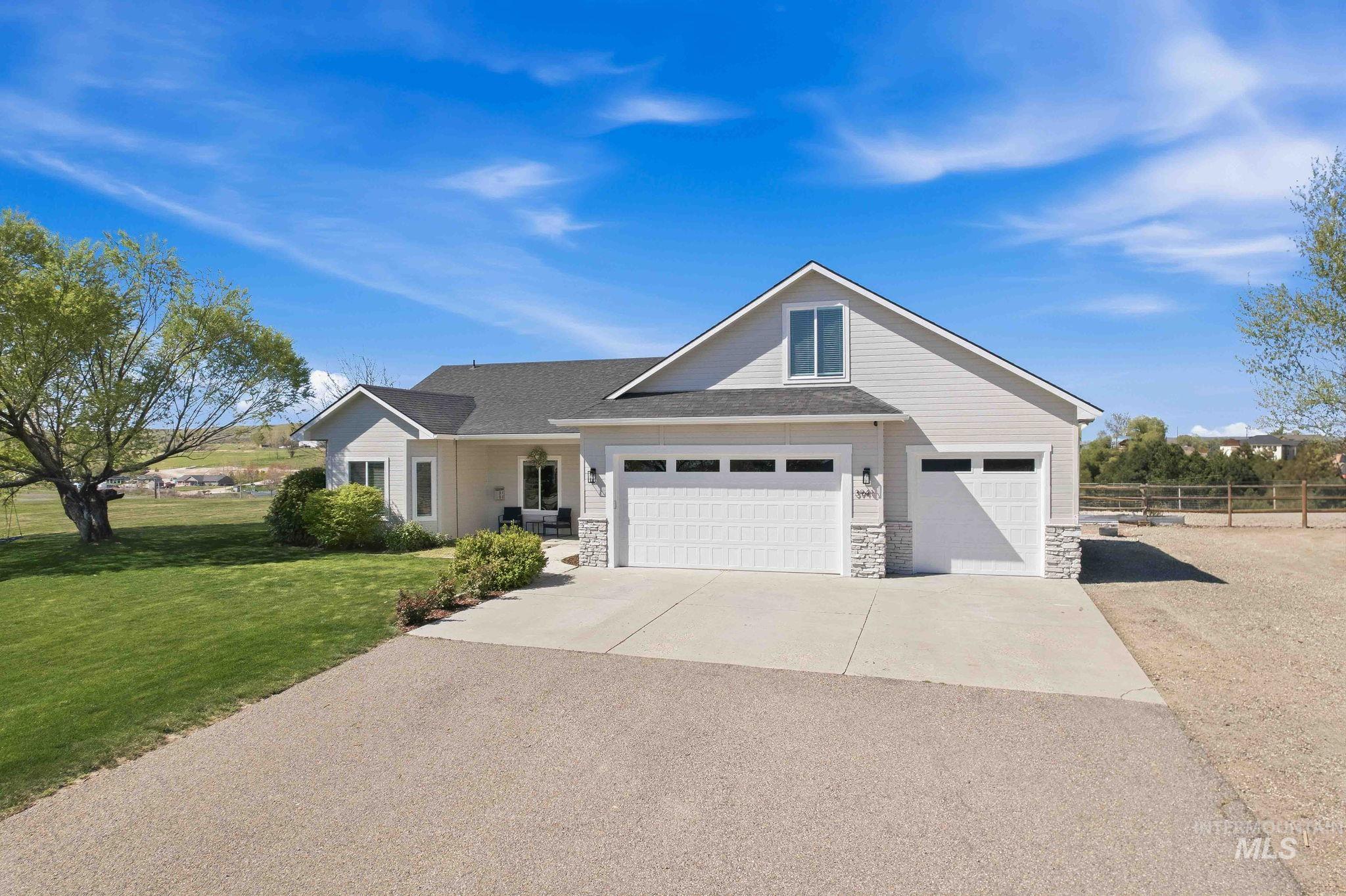 3941 Vista Ridge Lane, New Plymouth, Idaho 83655, 4 Bedrooms, 2 Bathrooms, Residential For Sale, Price $760,000,MLS 98981826