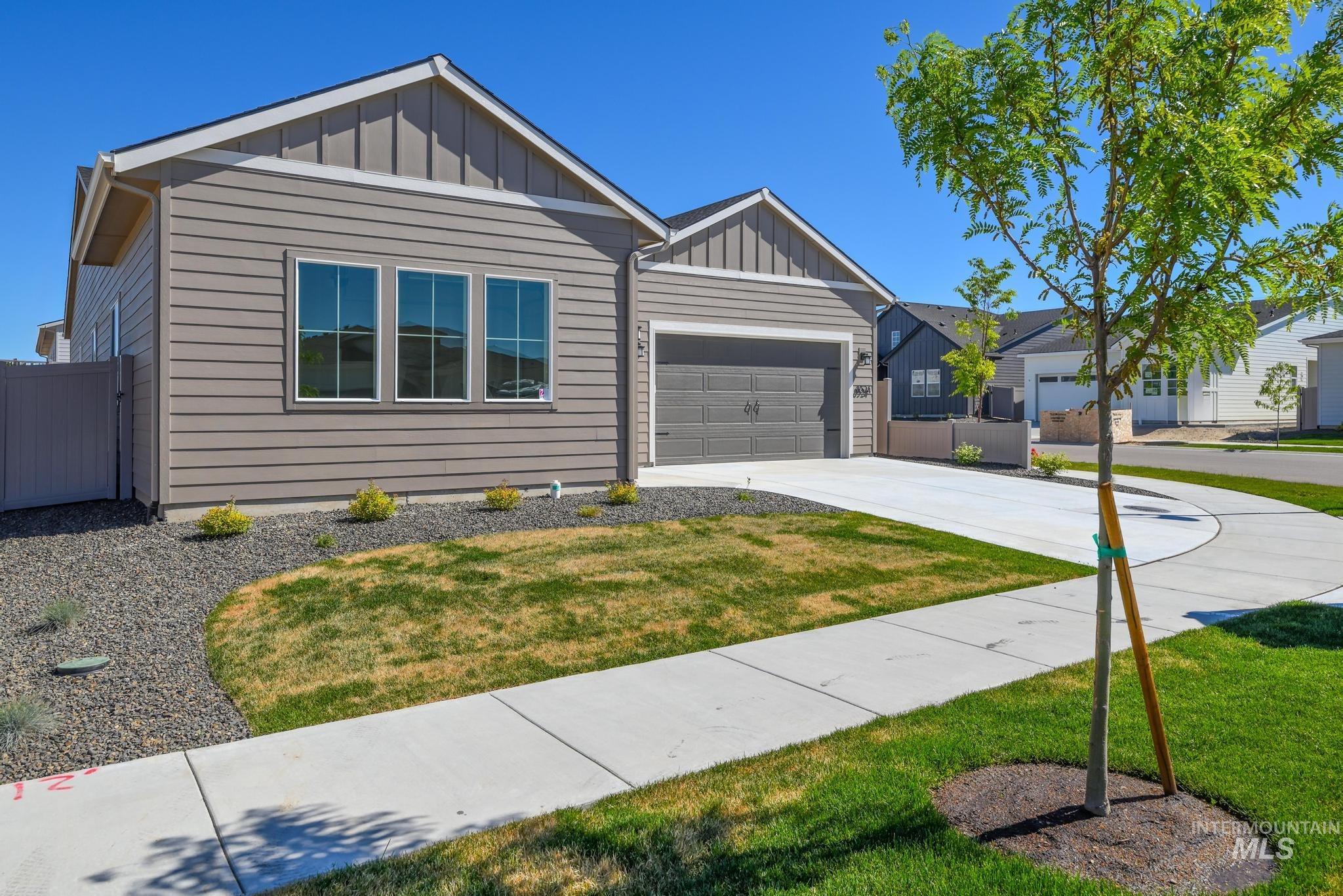 8524 W Stock Bridge St, Star, Idaho 83669, 2 Bedrooms, 2.5 Bathrooms, Residential For Sale, Price $679,000, 98981832