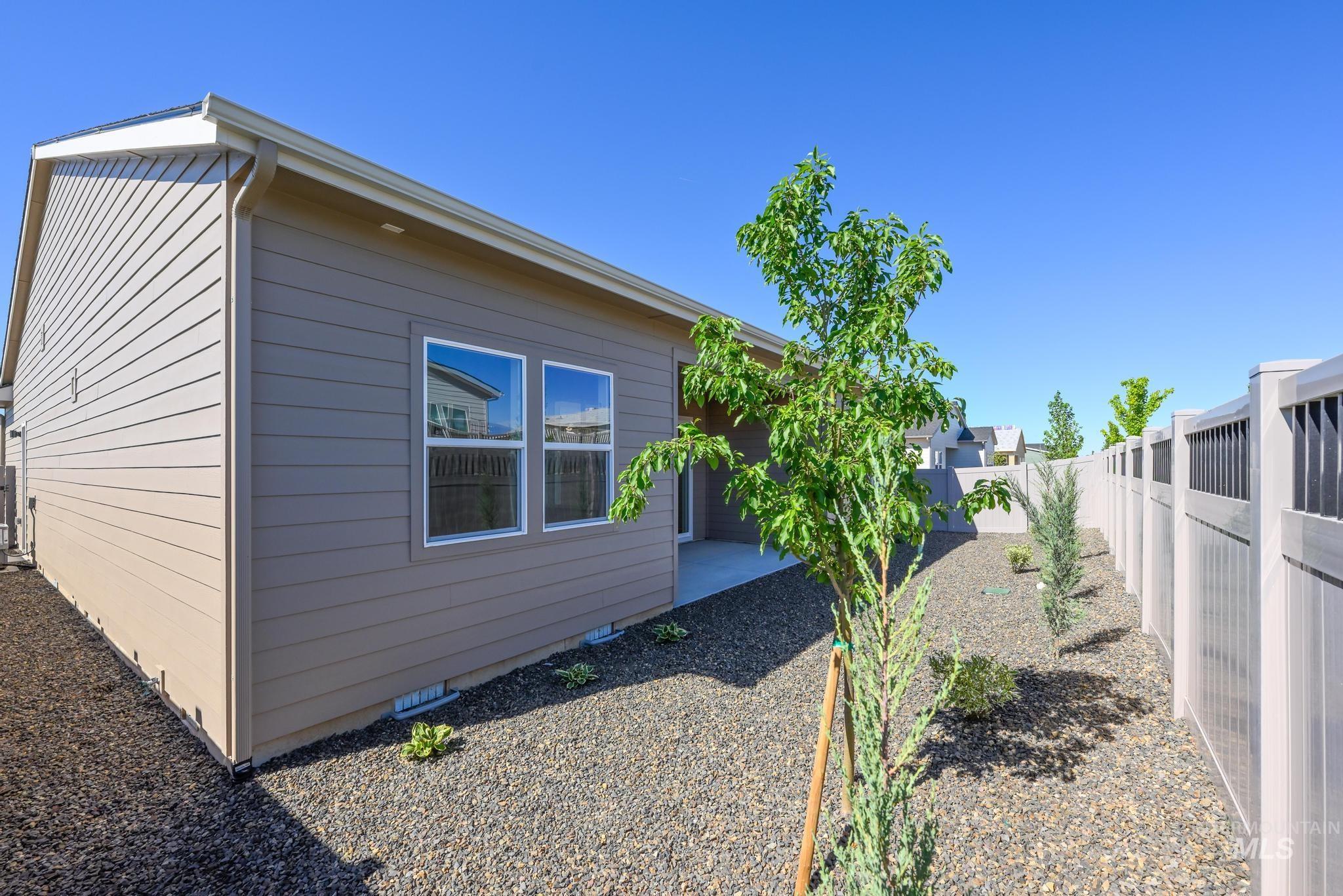 8524 W Stock Bridge St, Star, Idaho 83669, 2 Bedrooms, 2.5 Bathrooms, Residential For Sale, Price $679,000, 98981832