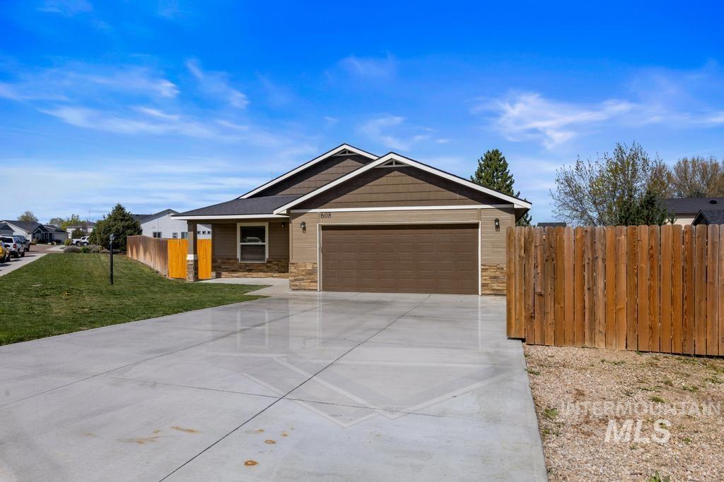 608 Brampton Drive, Caldwell, Idaho 83605, 3 Bedrooms, 2 Bathrooms, Residential For Sale, Price $389,999, 98981834