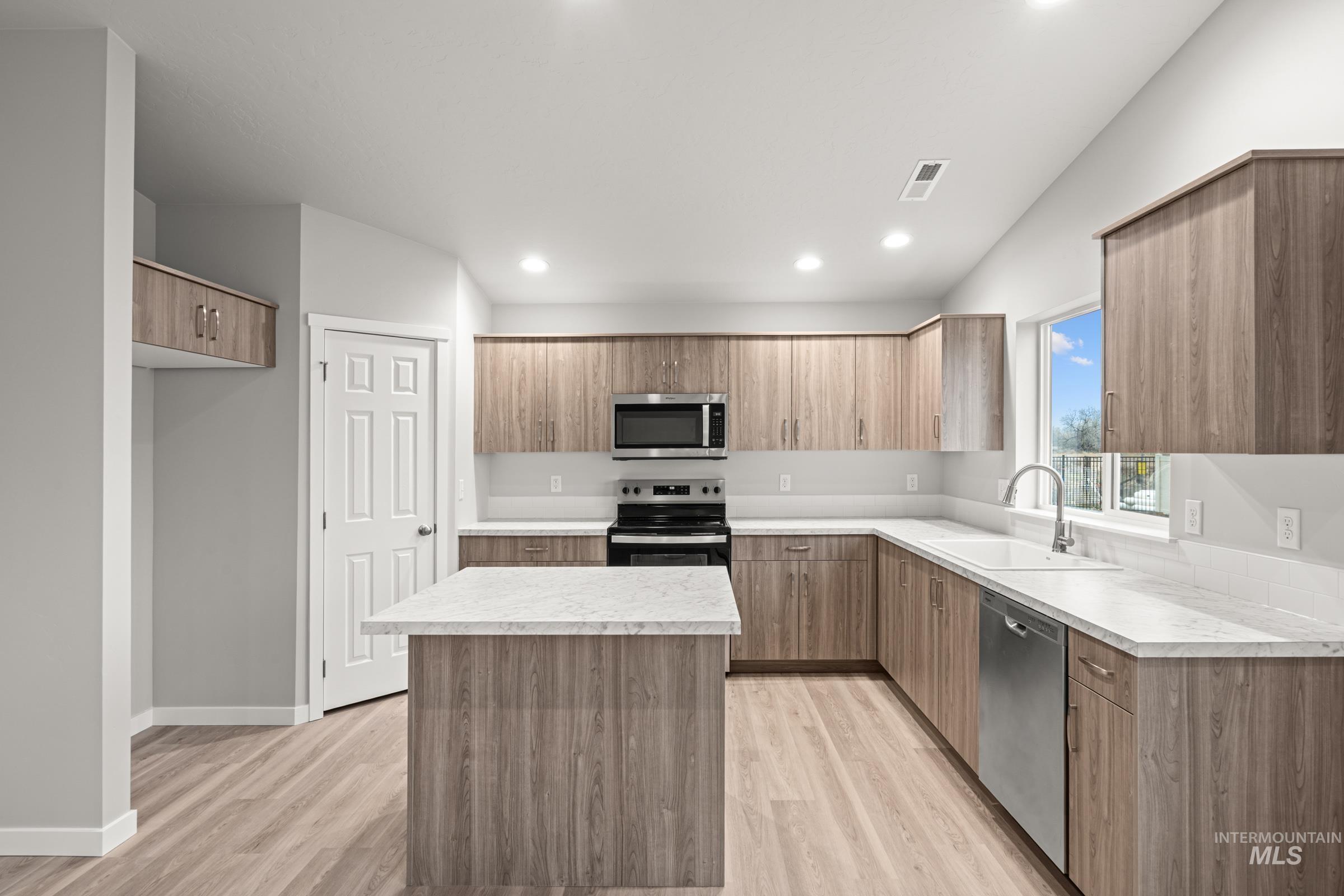 924 NE Trailridge St, Mountain Home, Idaho 83647, 4 Bedrooms, 2 Bathrooms, Residential For Sale, Price $419,990, 98981842