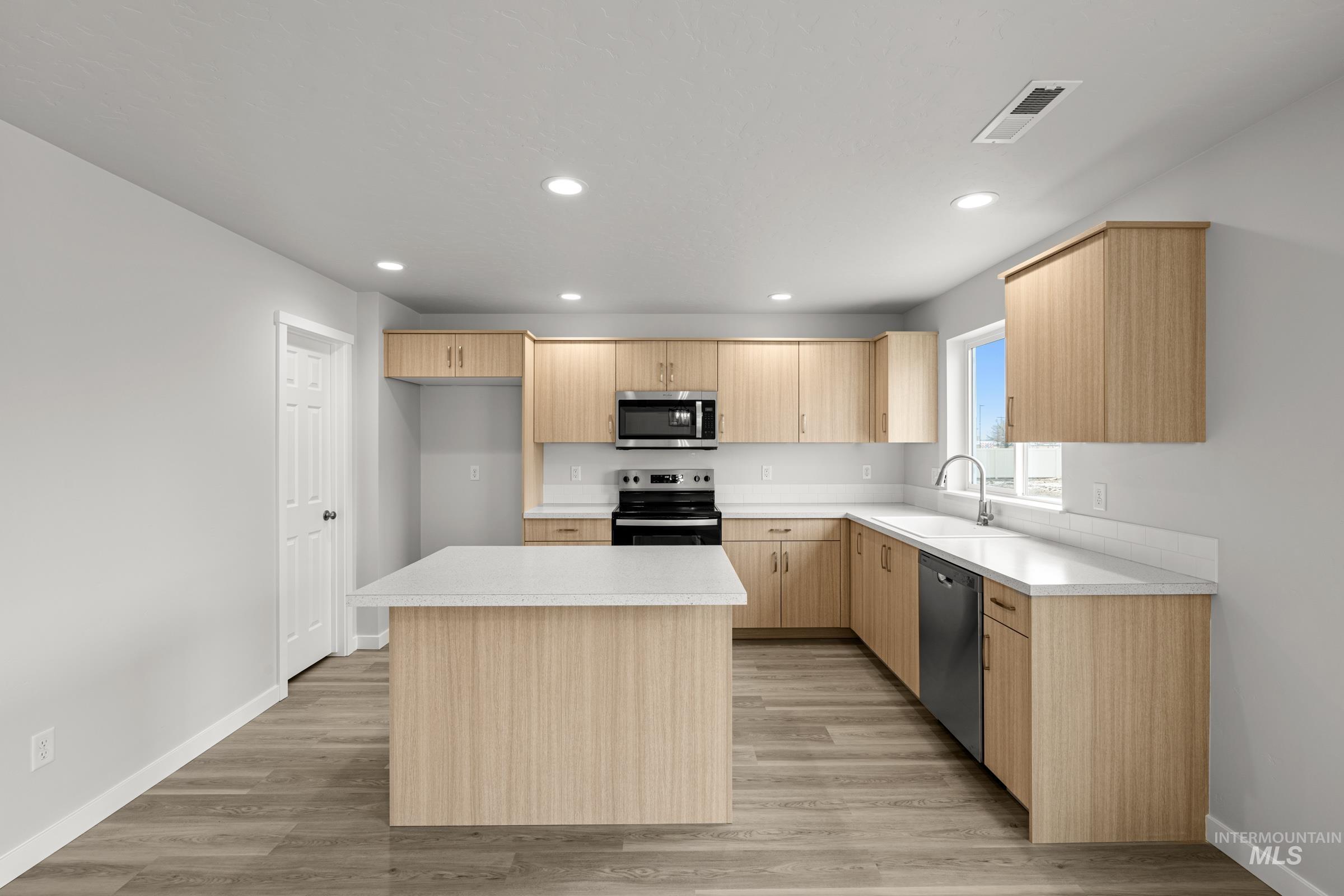 896 NE Trailridge St, Mountain Home, Idaho 83647, 4 Bedrooms, 2.5 Bathrooms, Residential For Sale, Price $429,990, 98981843