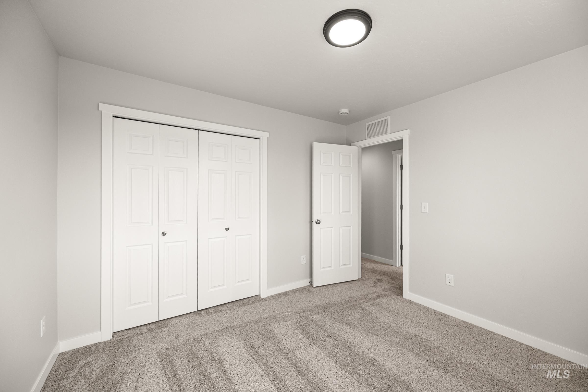 960 Thunderbolt St, Mountain Home, Idaho 83647, 3 Bedrooms, 2.5 Bathrooms, Residential For Sale, Price $399,990, 98981844