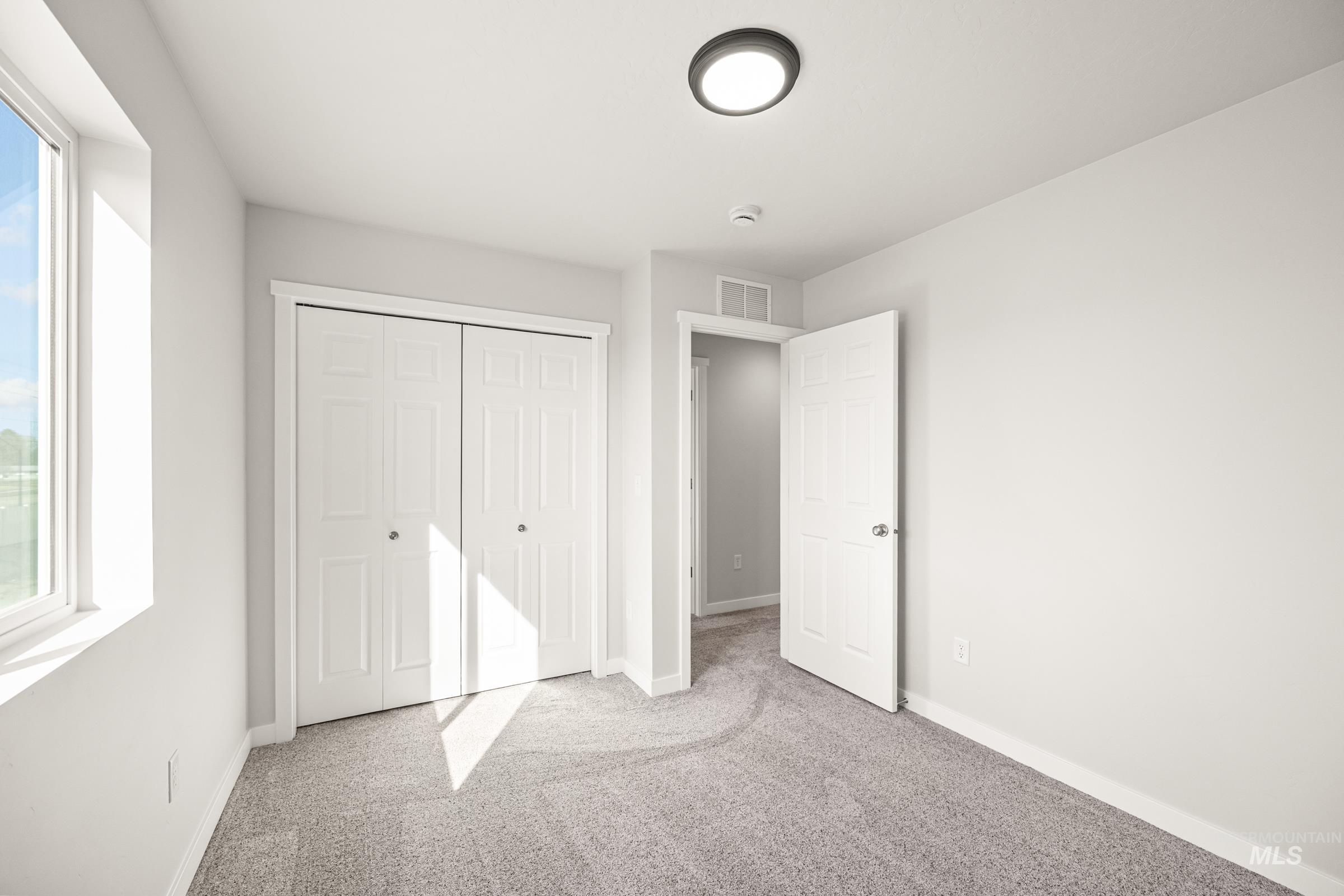 960 Thunderbolt St, Mountain Home, Idaho 83647, 3 Bedrooms, 2.5 Bathrooms, Residential For Sale, Price $399,990, 98981844