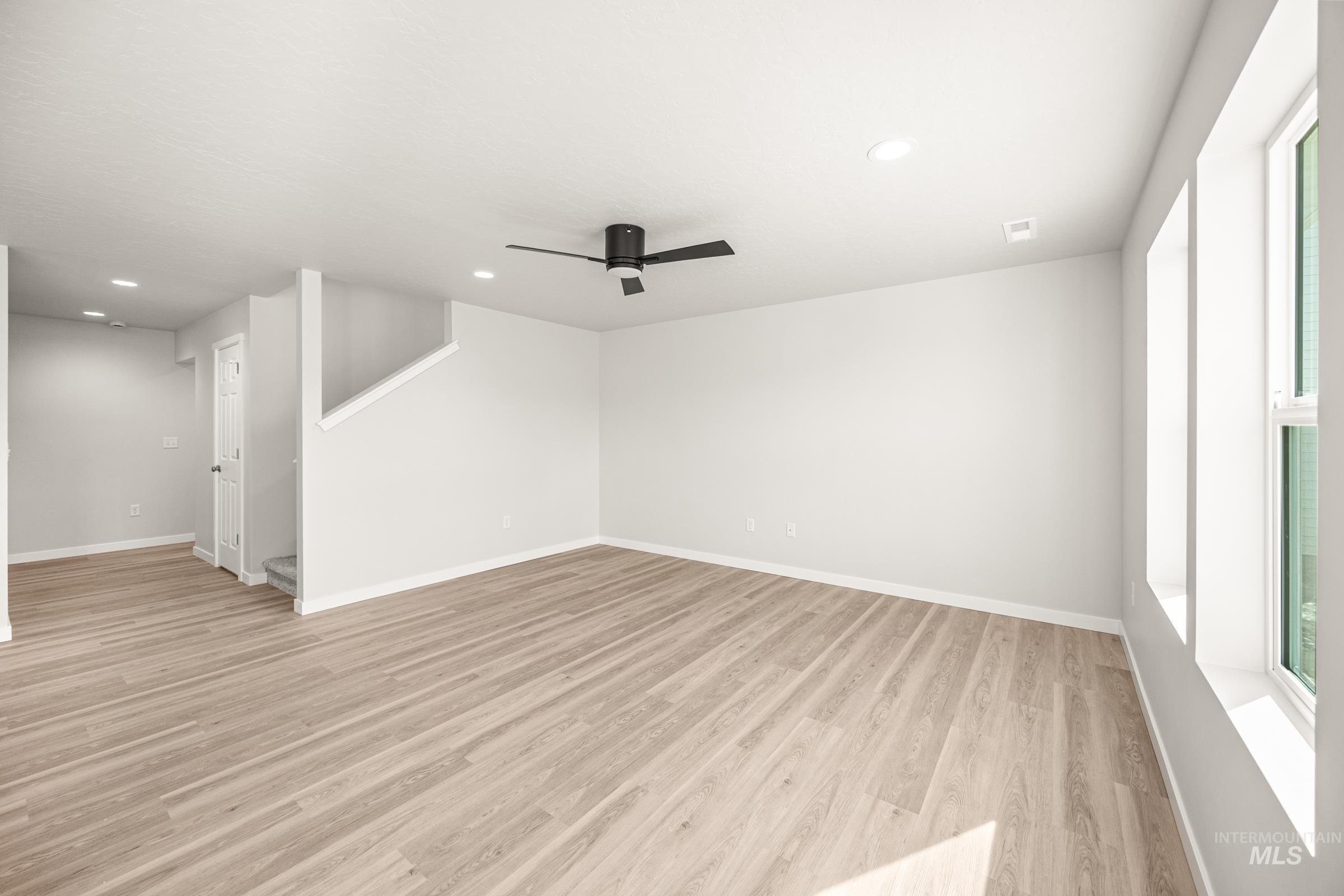 960 Thunderbolt St, Mountain Home, Idaho 83647, 3 Bedrooms, 2.5 Bathrooms, Residential For Sale, Price $399,990, 98981844