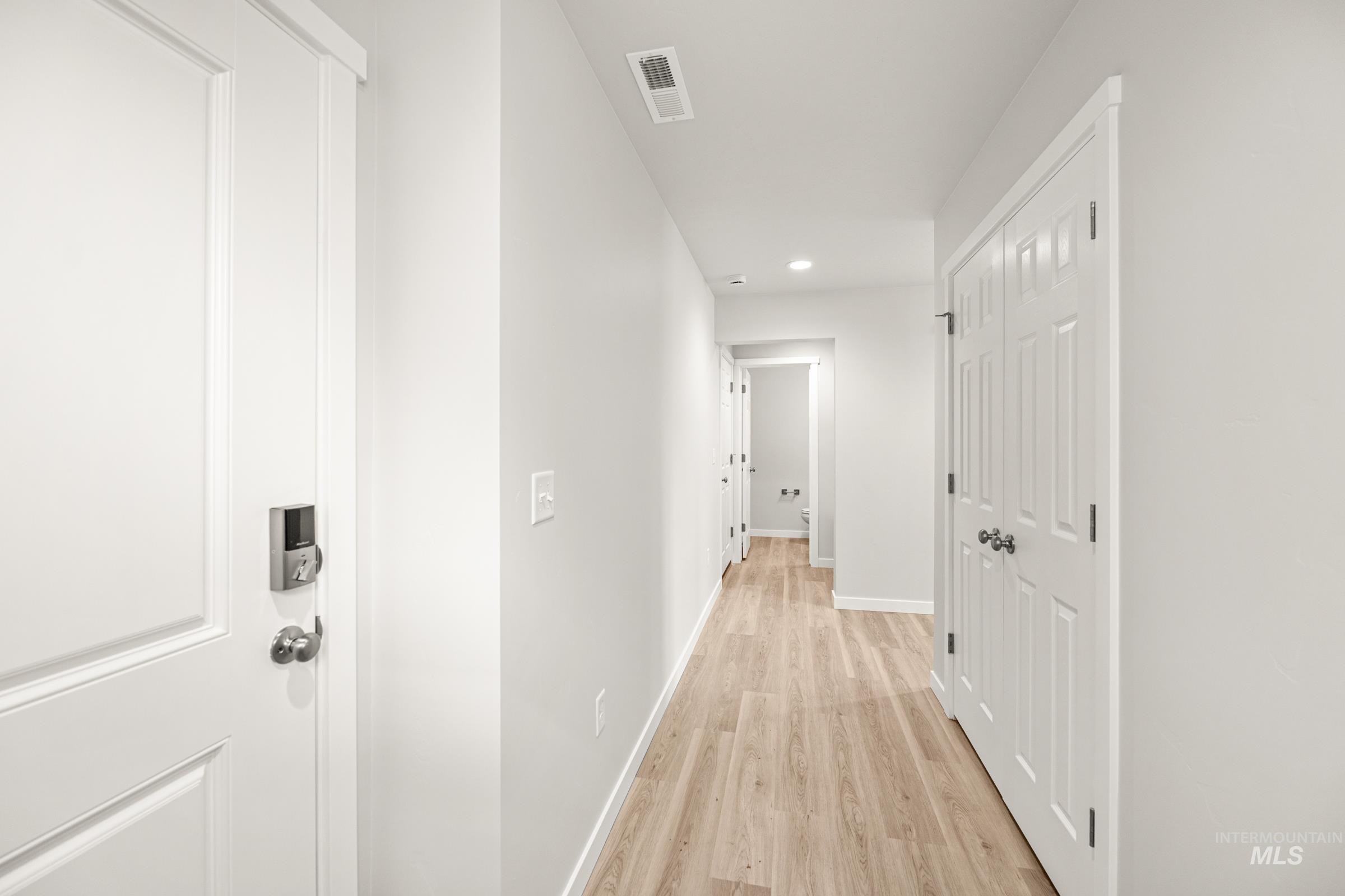 960 Thunderbolt St, Mountain Home, Idaho 83647, 3 Bedrooms, 2.5 Bathrooms, Residential For Sale, Price $399,990, 98981844