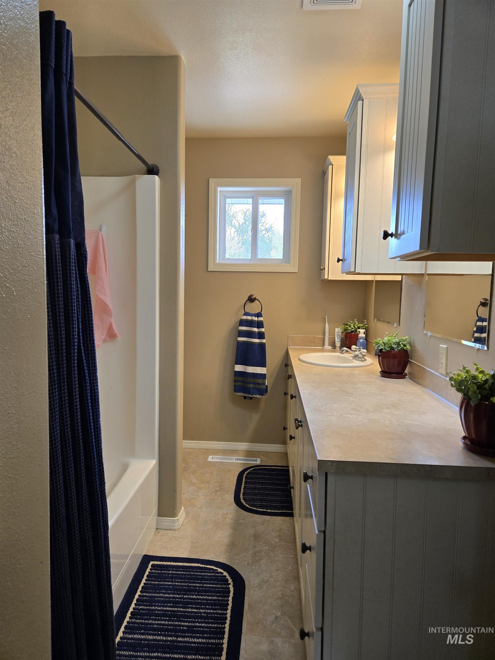 1932 NW 4th Ave, Ontario, Oregon 97914, 4 Bedrooms, 3 Bathrooms, Residential For Sale, Price $525,000, 98981845