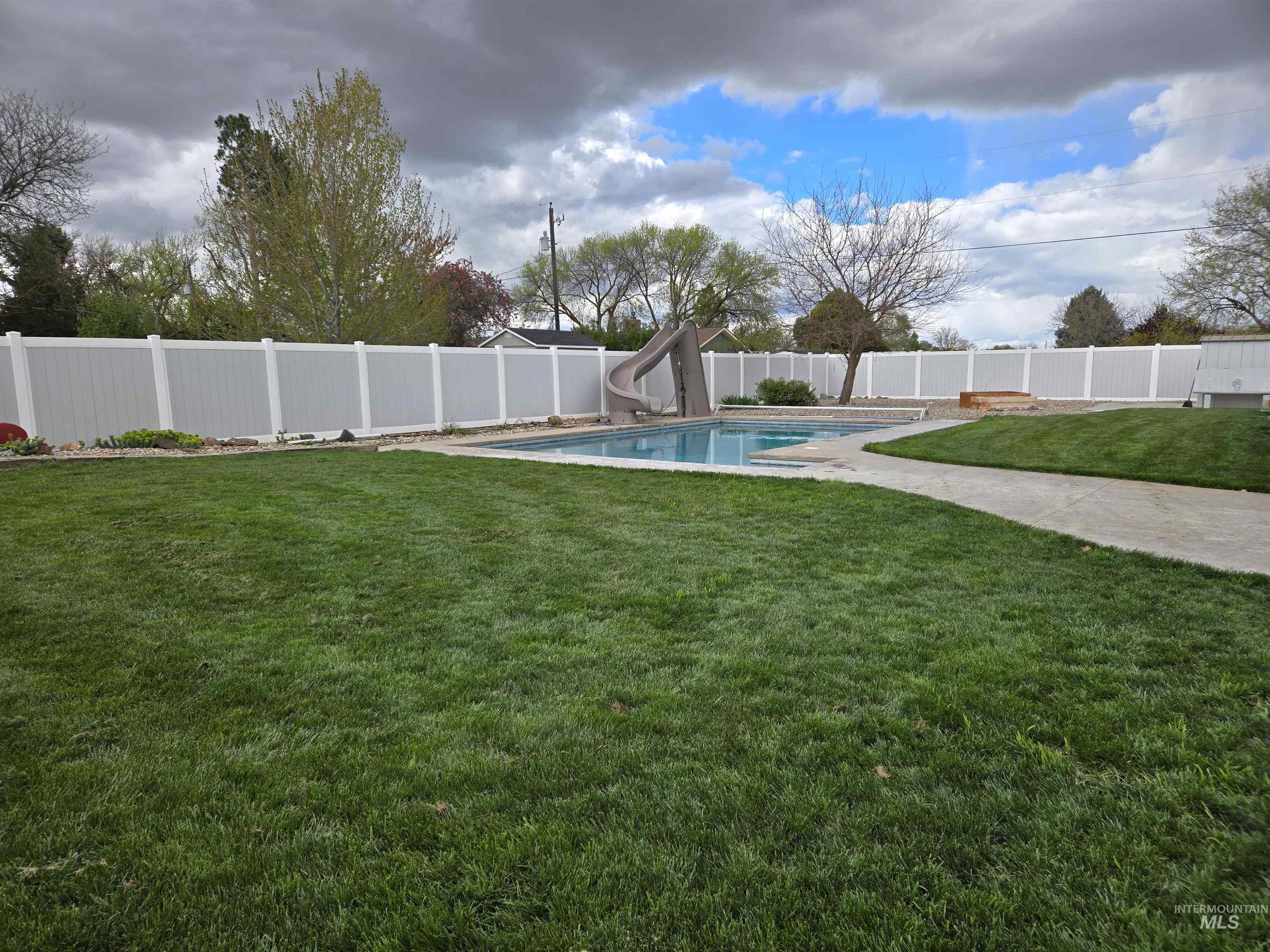 1932 NW 4th Ave, Ontario, Oregon 97914, 4 Bedrooms, 3 Bathrooms, Residential For Sale, Price $525,000, 98981845