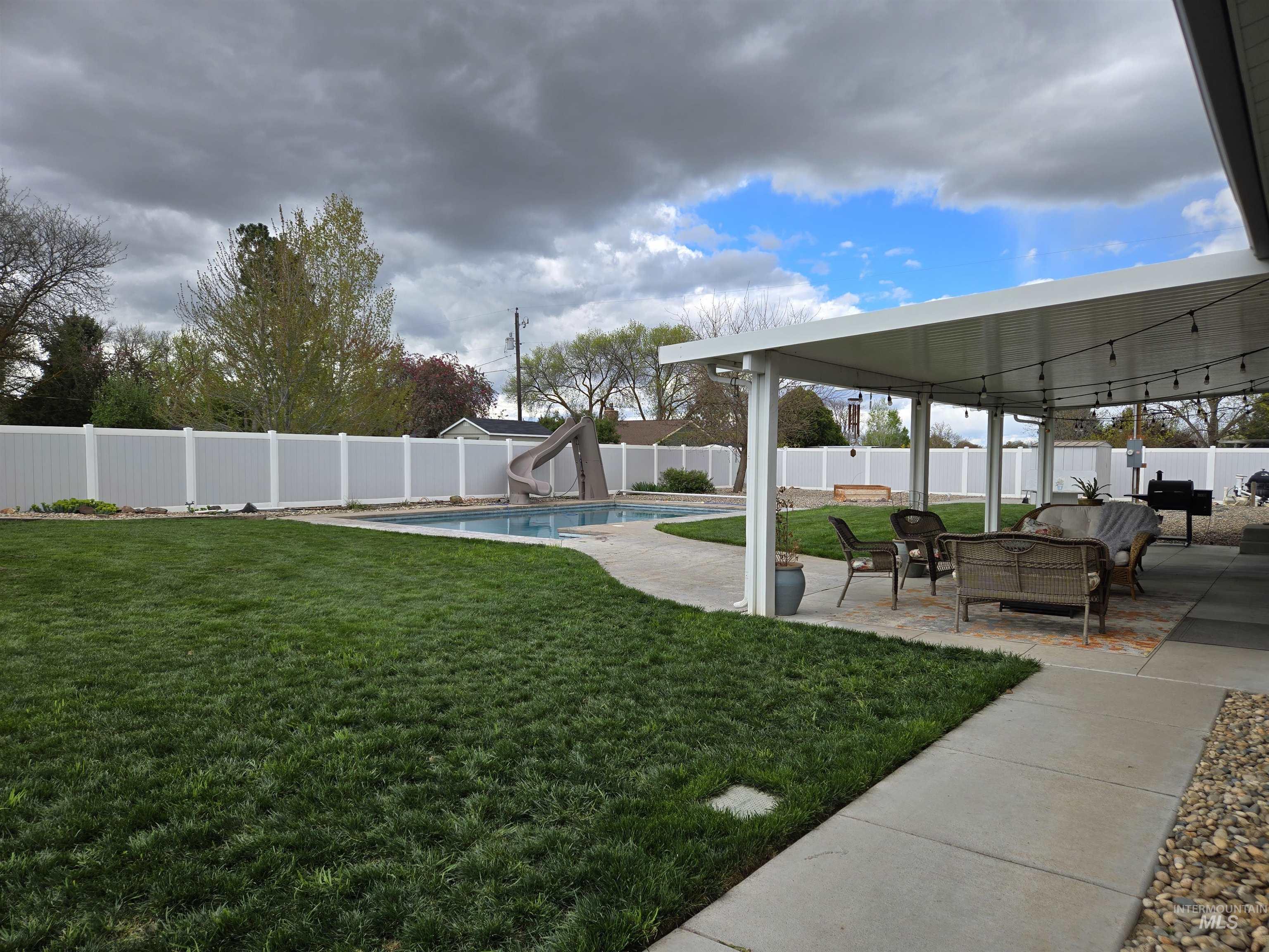 1932 NW 4th Ave, Ontario, Oregon 97914, 4 Bedrooms, 3 Bathrooms, Residential For Sale, Price $525,000, 98981845