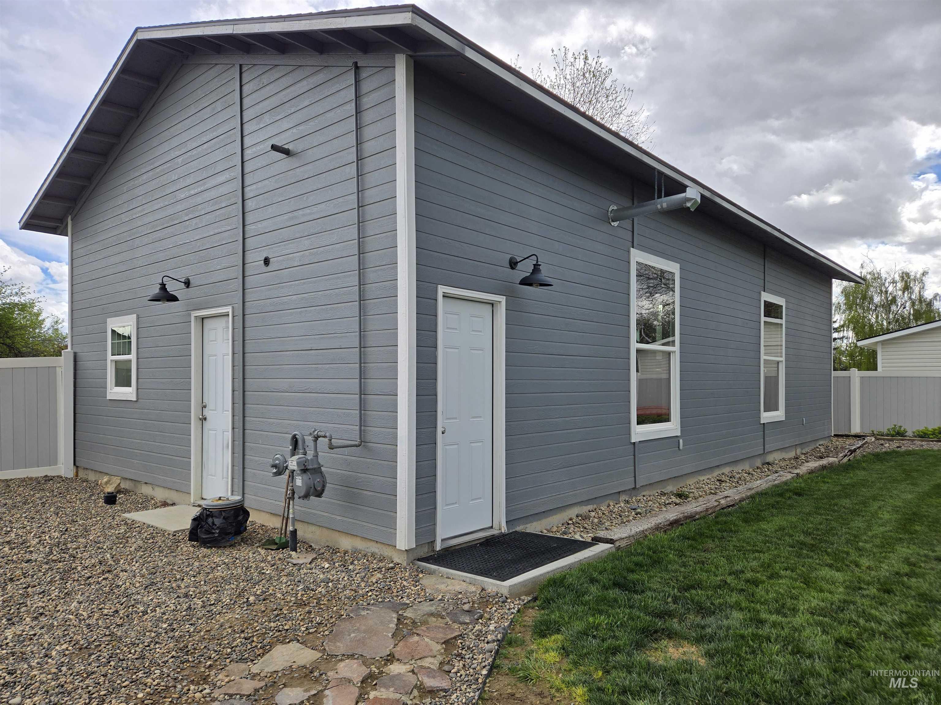 1932 NW 4th Ave, Ontario, Oregon 97914, 4 Bedrooms, 3 Bathrooms, Residential For Sale, Price $525,000, 98981845