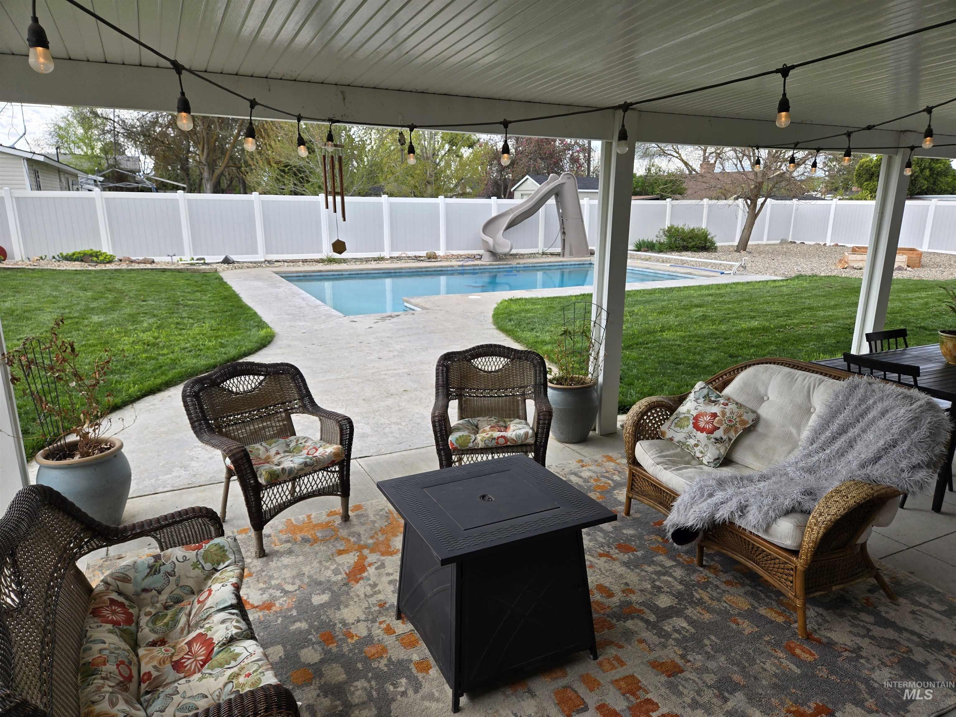 1932 NW 4th Ave, Ontario, Oregon 97914, 4 Bedrooms, 3 Bathrooms, Residential For Sale, Price $525,000, 98981845