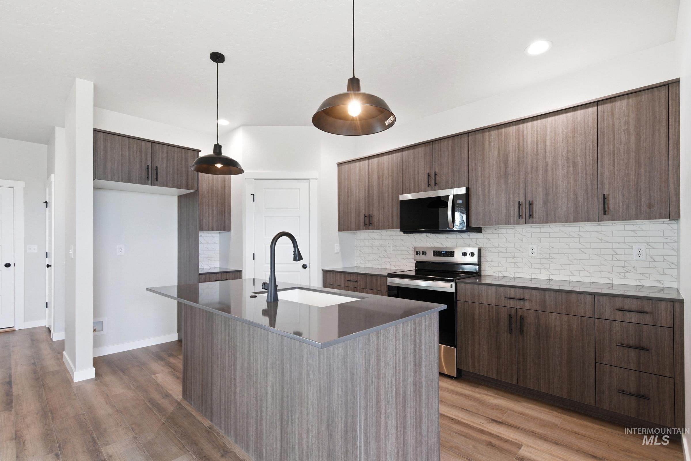 4314 N Camp Creek Ave, Meridian, Idaho 83646, 3 Bedrooms, 2.5 Bathrooms, Residential For Sale, Price $471,990, 98981847