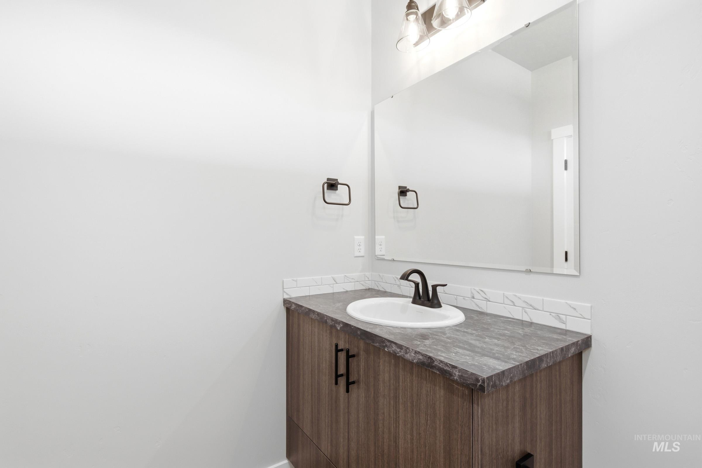 6700 W Redwood Creek Dr, Meridian, Idaho 83646, 3 Bedrooms, 2.5 Bathrooms, Residential For Sale, Price $463,990, 98981848