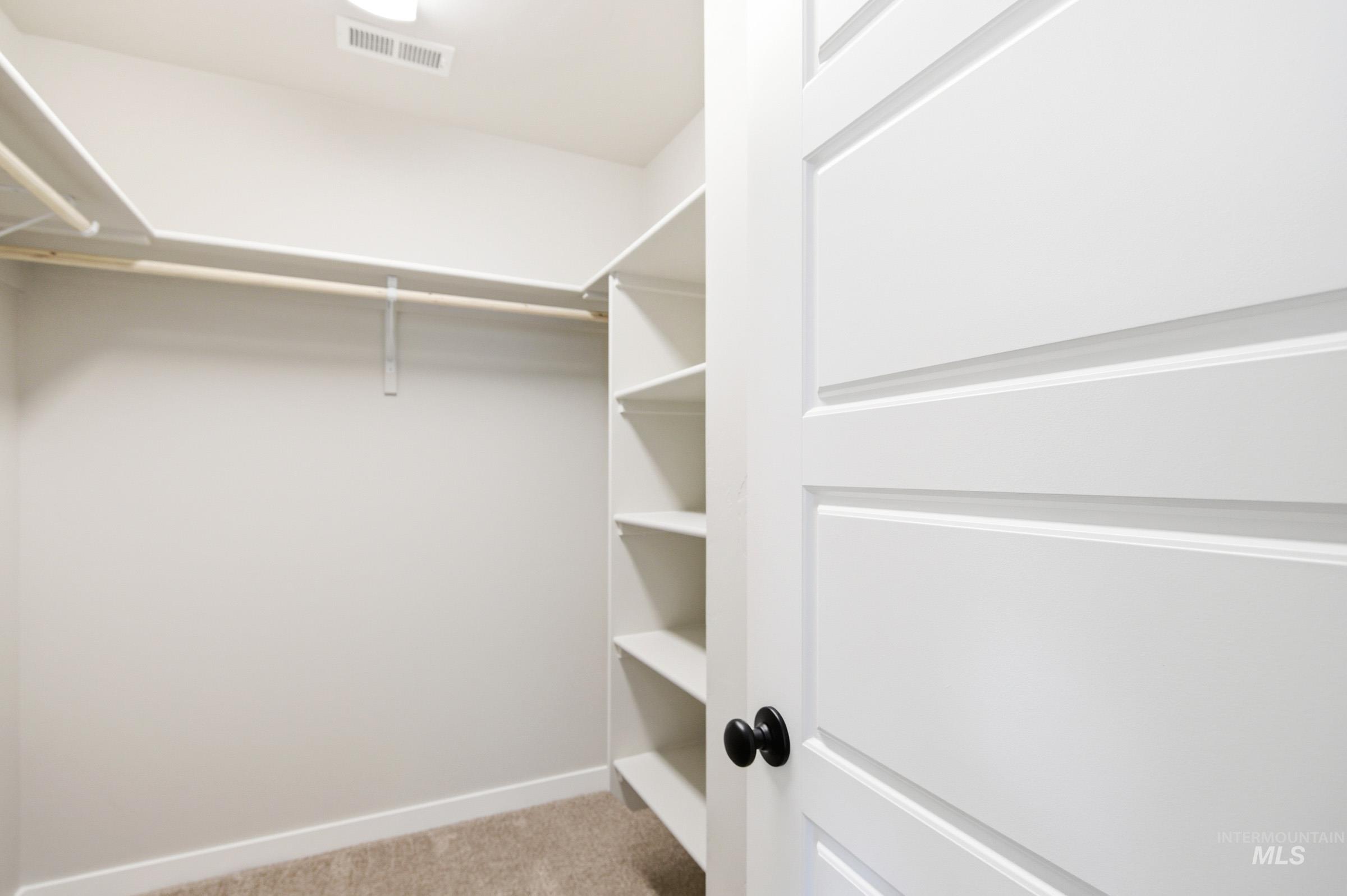 6700 W Redwood Creek Dr, Meridian, Idaho 83646, 3 Bedrooms, 2.5 Bathrooms, Residential For Sale, Price $463,990, 98981848